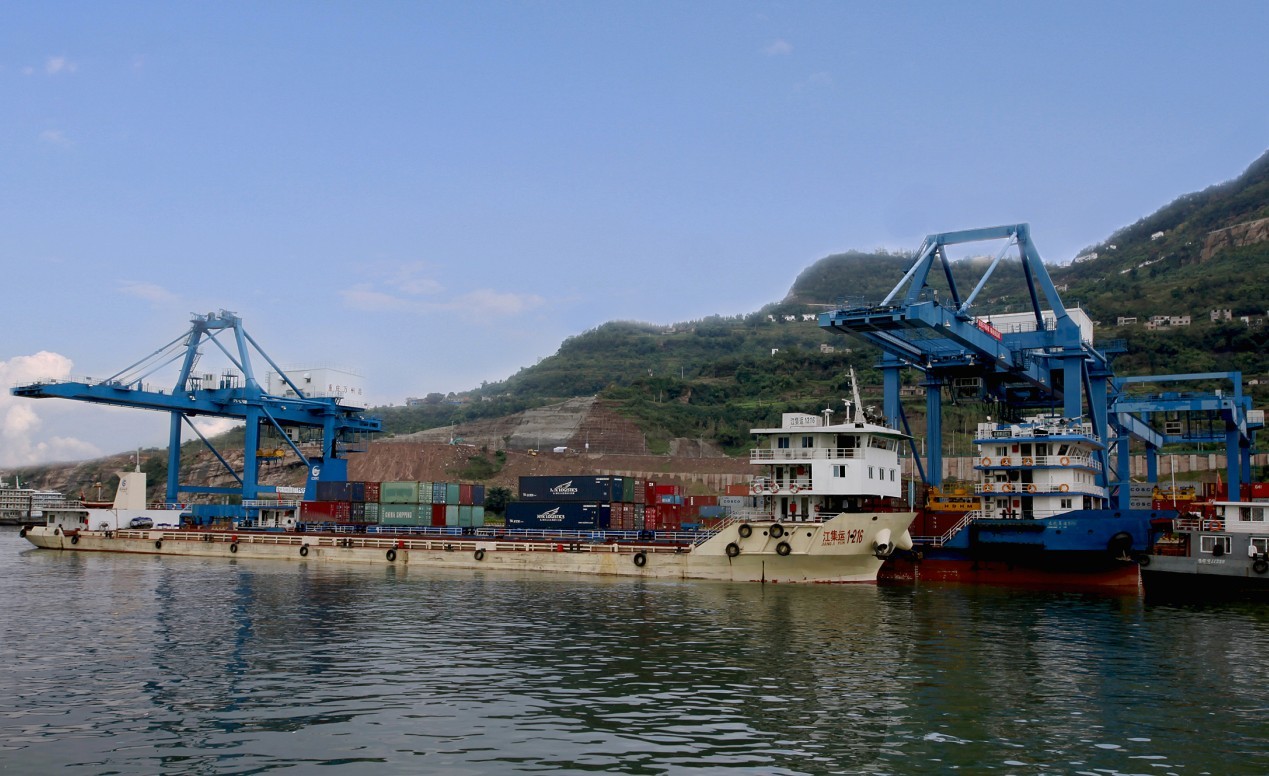 港口风采-重庆市万州港口(集团)有限责任公司