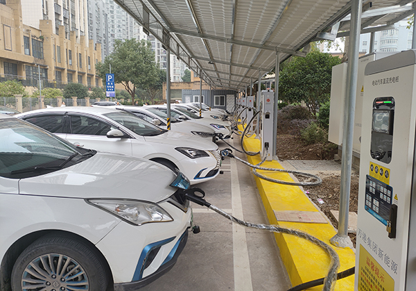 忠县分公司新能源汽车充电站投入运营1.jpg